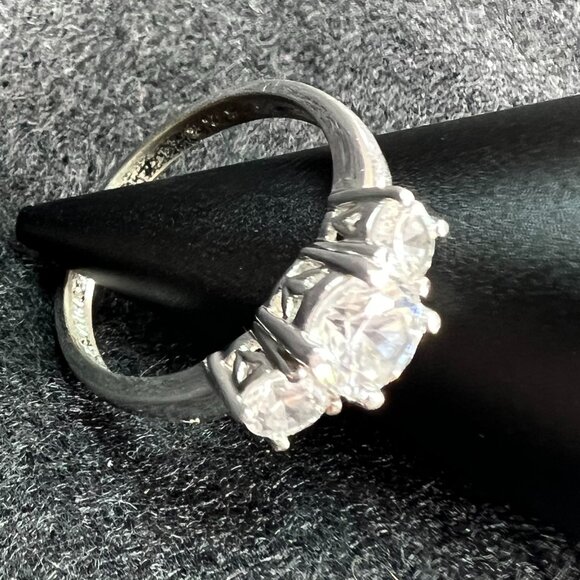 Sterling Silver 3-Stone QZ Ring - Picture 9 of 9